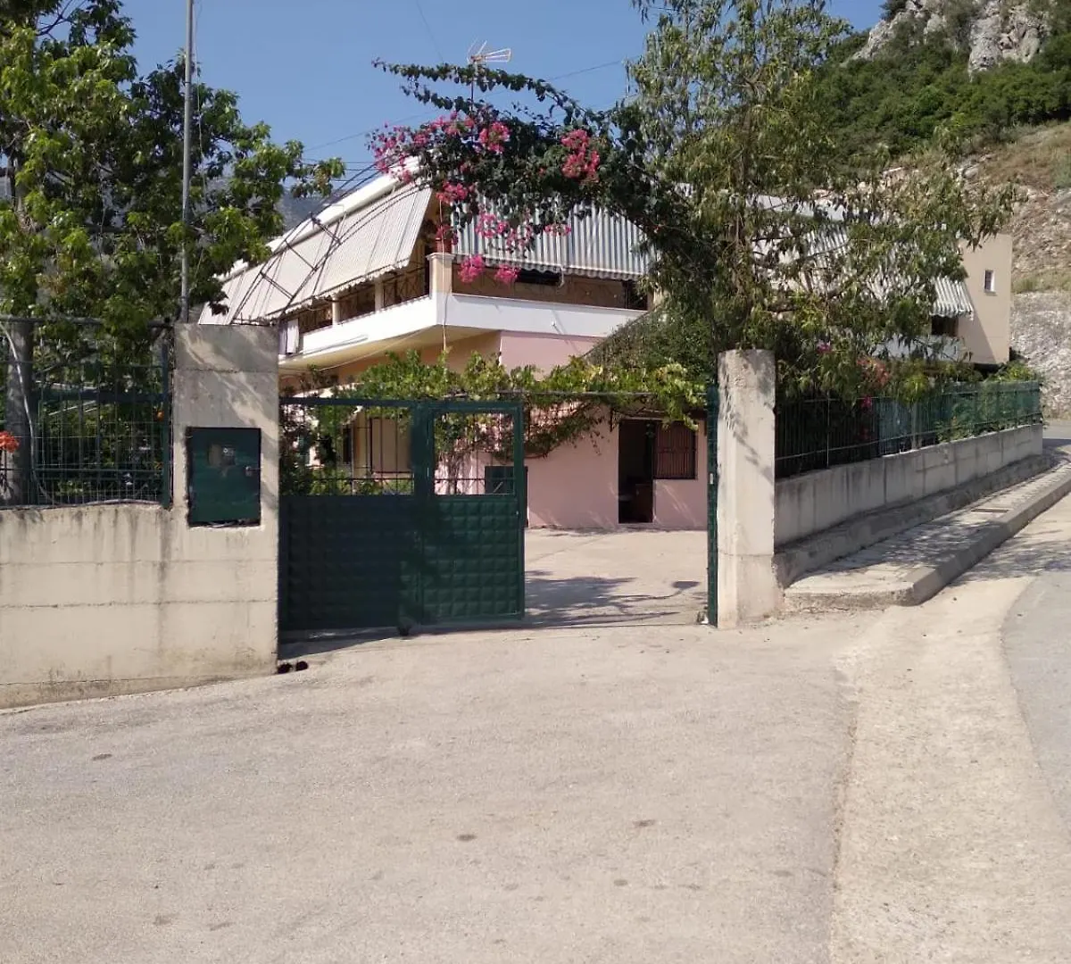 Oasis Hostel 希马拉 阿尔巴尼亚