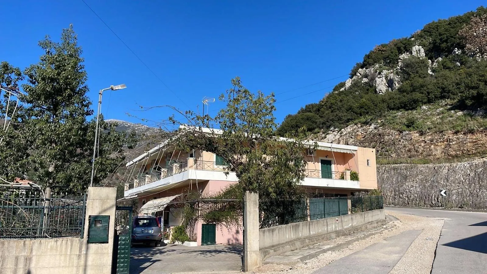Oasis Hostel 希马拉